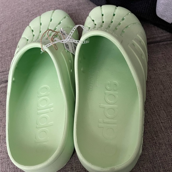 Adidas Adilette Unisex Clog Pastel Green Slip on
Style IF0793 New M 11 W 12 - Picture 5 of 10